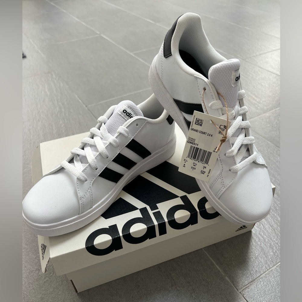 Adidas grand court 2.0 sneakers